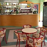Aiglon Отель Римини