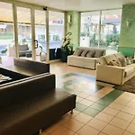 Отель Aiglon 3*