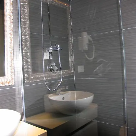 Aiglon Hotel 3*