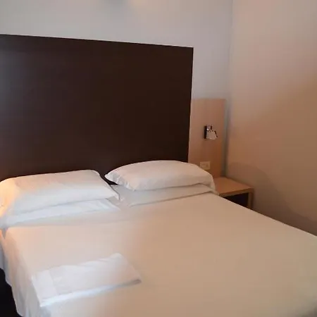 Aiglon Hotel 3*