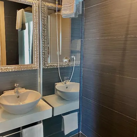 Aiglon Hotel 3*