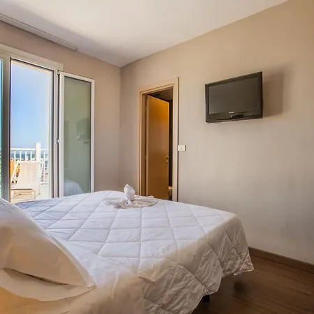 Aiglon Hotel 3*