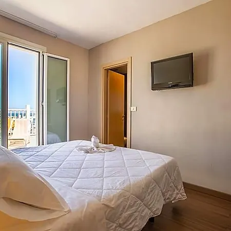 Aiglon Hotel 3*