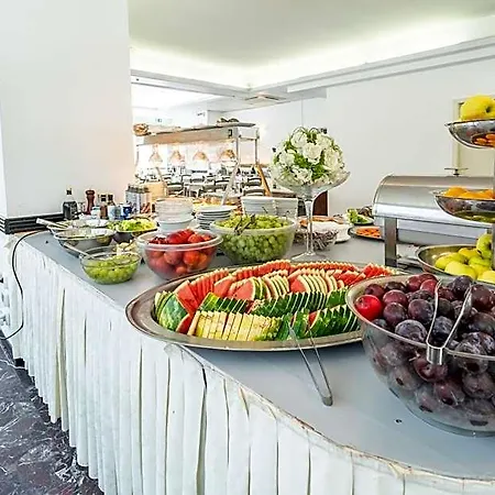 Aiglon Hotel 3*
