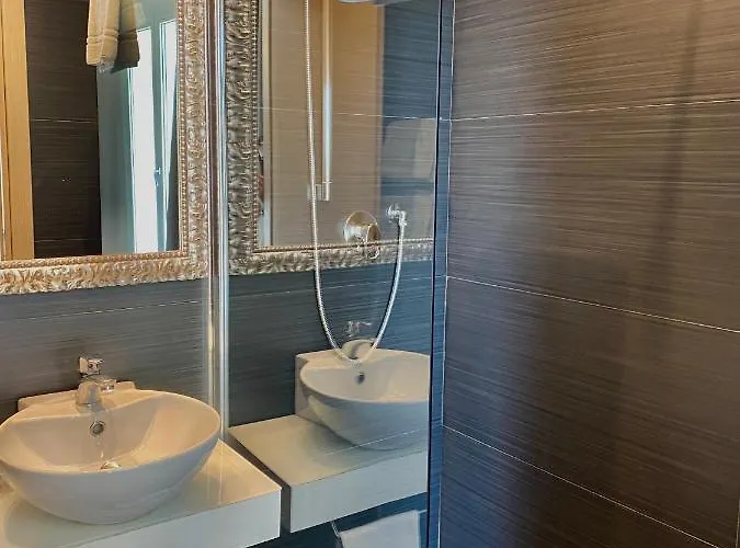 Aiglon Отель 3*